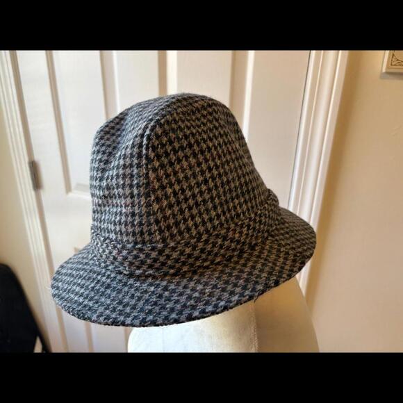 Hat - Picture 2 of 3